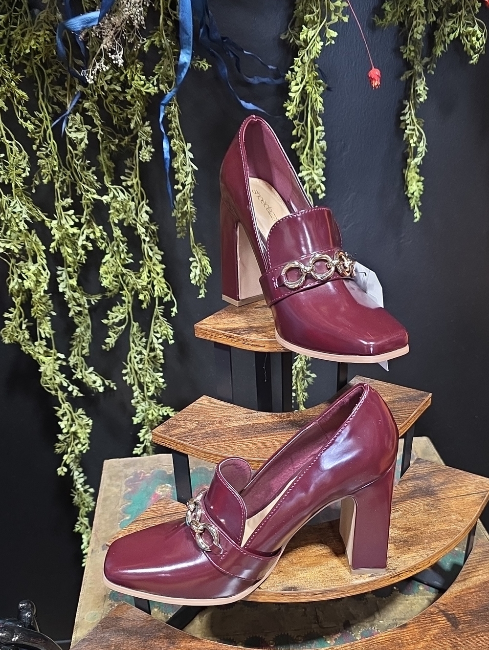 Shoe Dazzle Burgundy Block Heel Loafers with Gold Chain